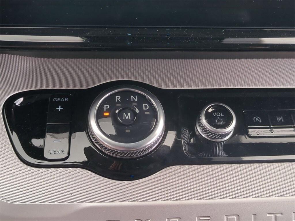 new 2025 Ford Expedition car, priced at $65,600