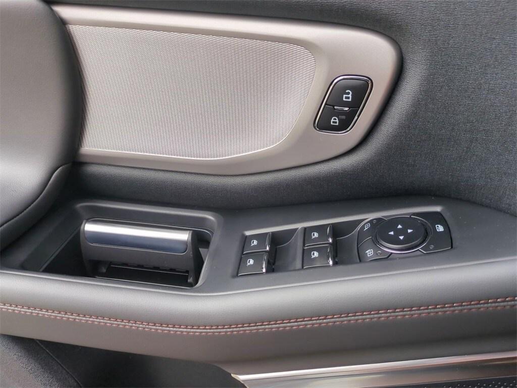 new 2025 Ford Expedition car, priced at $65,600
