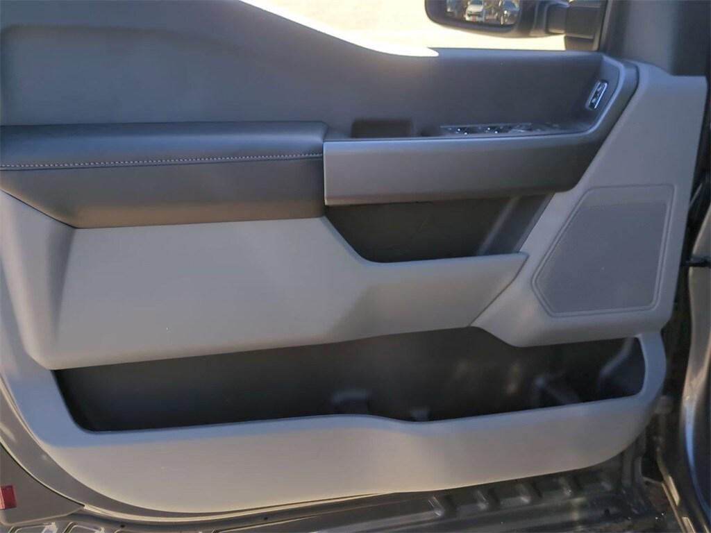 new 2025 Ford F-350 car, priced at $71,870