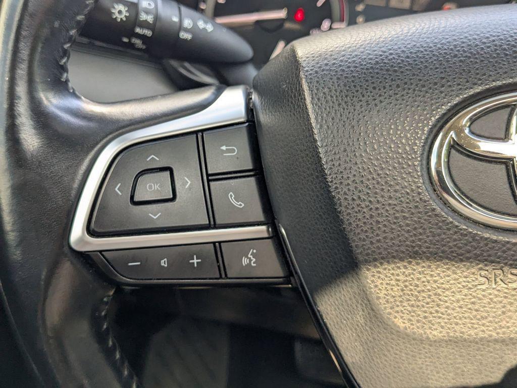 used 2021 Toyota Highlander car, priced at $31,995