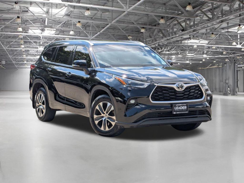 used 2021 Toyota Highlander car, priced at $31,995
