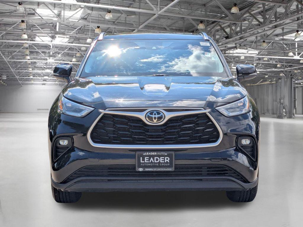 used 2021 Toyota Highlander car, priced at $31,995