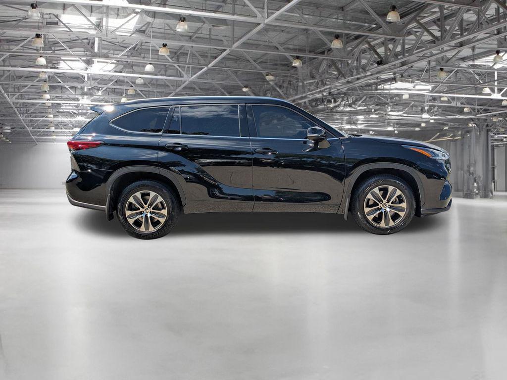 used 2021 Toyota Highlander car, priced at $31,995