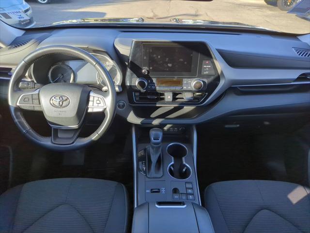 used 2023 Toyota Highlander Hybrid car, priced at $35,000