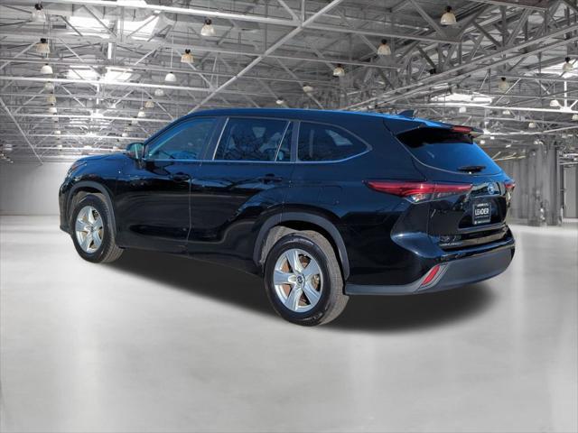 used 2023 Toyota Highlander Hybrid car, priced at $35,000