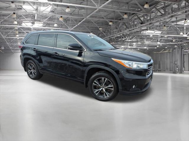 used 2016 Toyota Highlander car, priced at $21,403