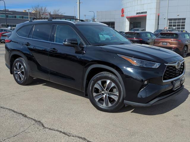 used 2022 Toyota Highlander car, priced at $28,861