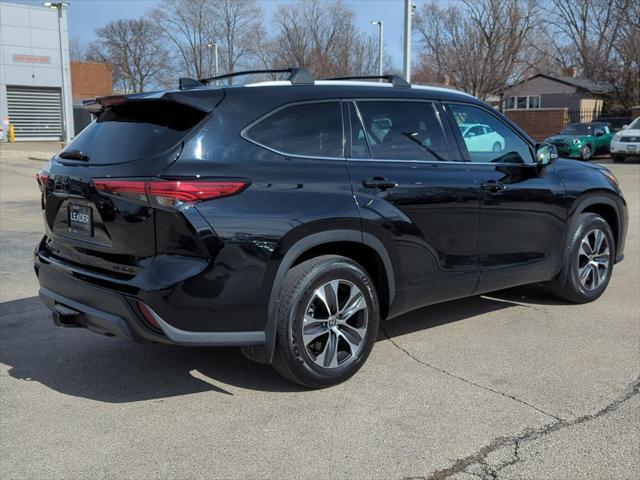 used 2022 Toyota Highlander car, priced at $28,861