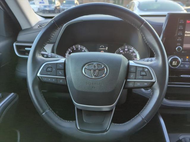 used 2022 Toyota Highlander car, priced at $28,960