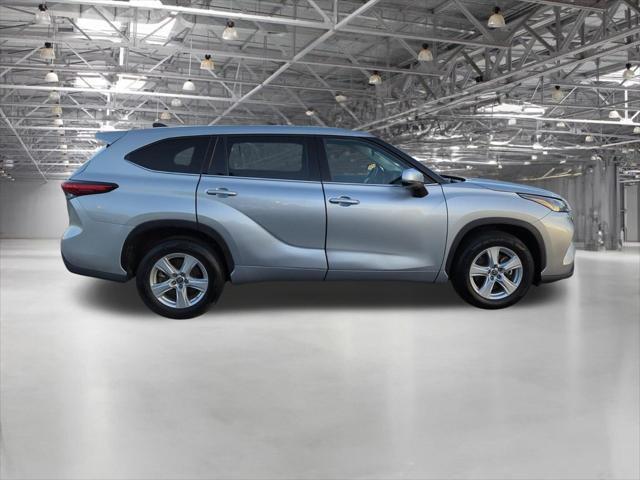 used 2022 Toyota Highlander car, priced at $28,960