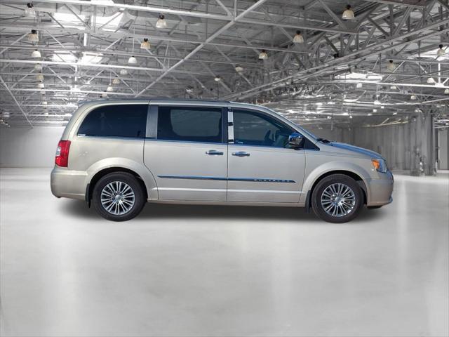 used 2014 Chrysler Town & Country car, priced at $6,488