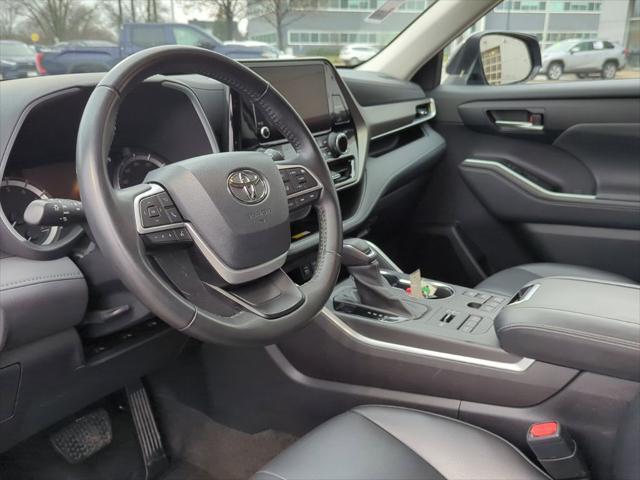 used 2023 Toyota Highlander car, priced at $38,252