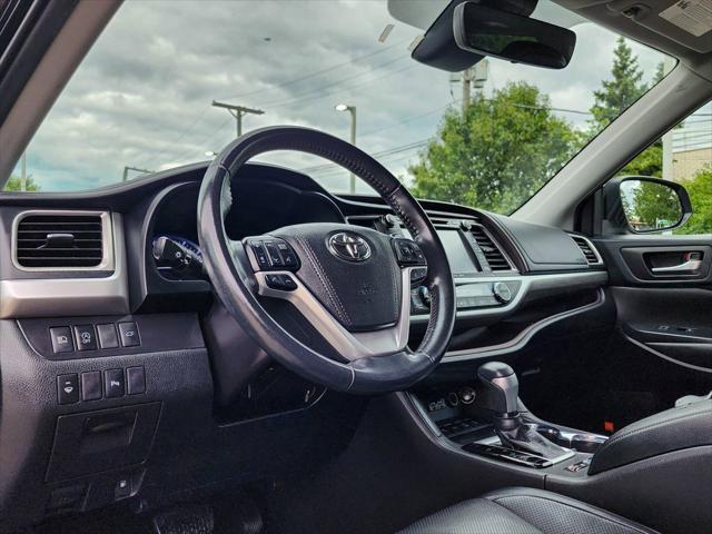 used 2019 Toyota Highlander car, priced at $30,888