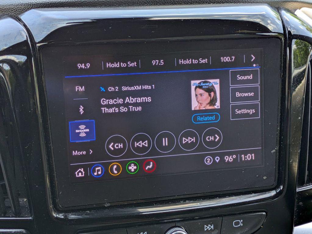 used 2022 Chevrolet Traverse car, priced at $22,995