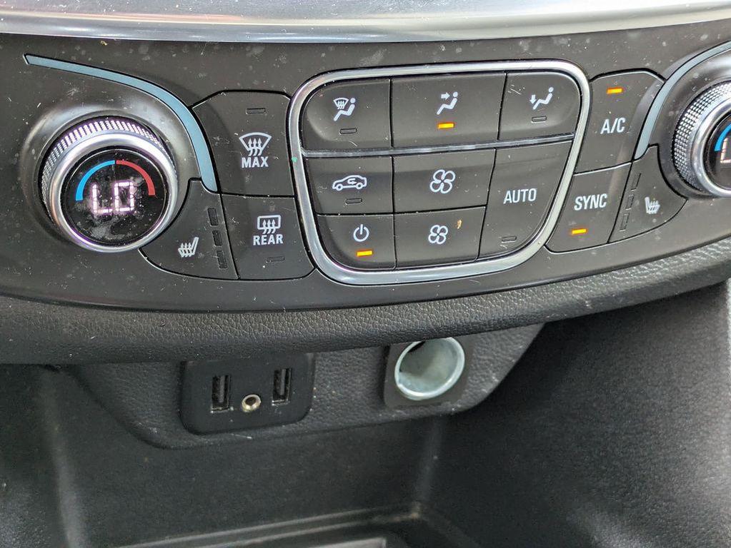 used 2022 Chevrolet Traverse car, priced at $22,995