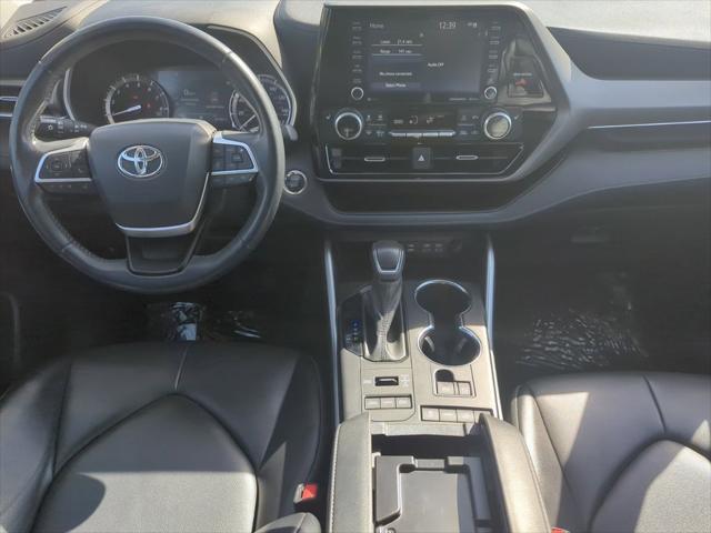 used 2022 Toyota Highlander car, priced at $32,716