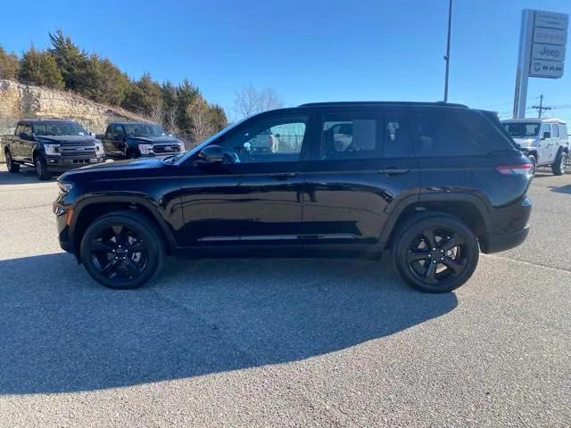 used 2023 Jeep Grand Cherokee car, priced at $33,900