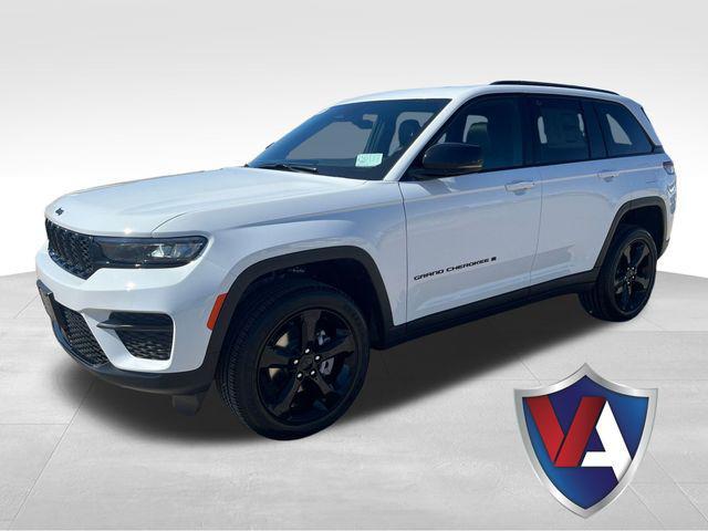 new 2025 Jeep Grand Cherokee car, priced at $47,580