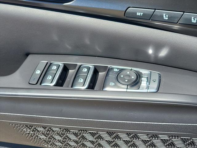 new 2025 Kia Carnival car, priced at $50,273