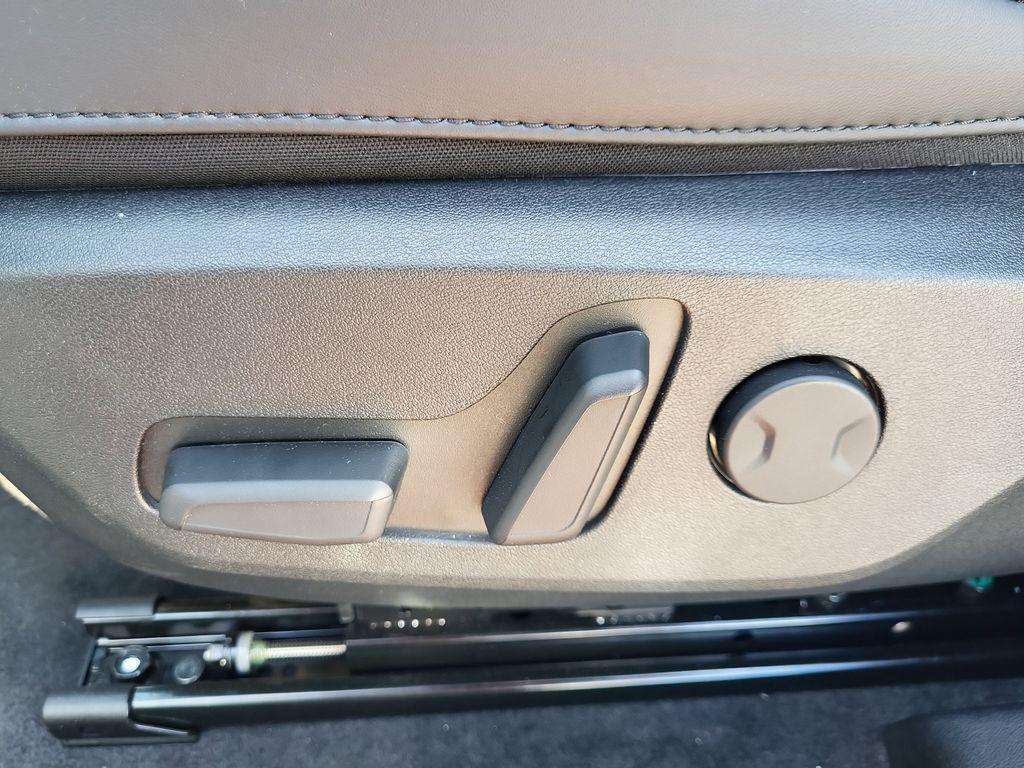 new 2025 Kia EV6 car, priced at $43,857