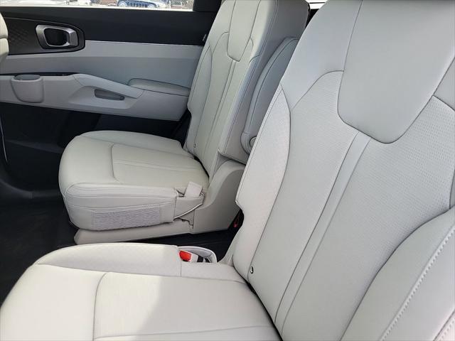 new 2025 Kia Sorento car, priced at $39,163