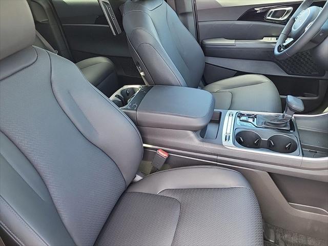 new 2025 Kia Carnival car, priced at $50,273