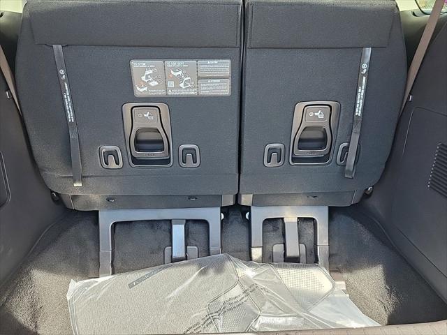 new 2025 Kia Carnival car, priced at $50,178