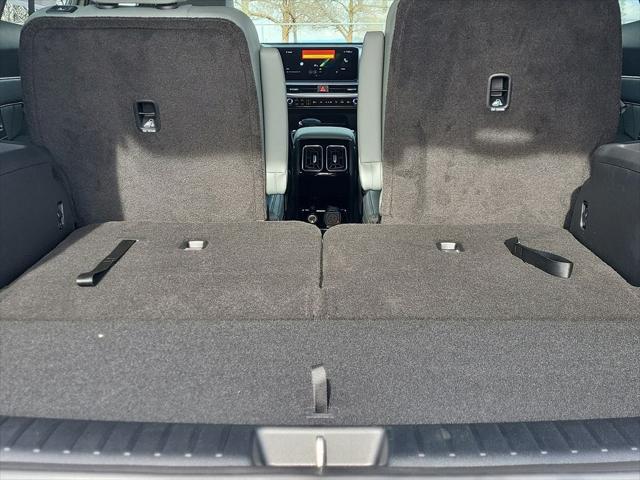 new 2025 Kia Sorento car, priced at $44,190