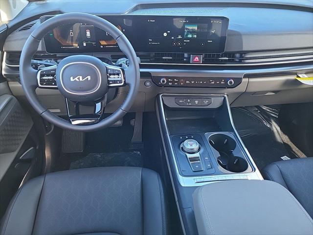 new 2025 Kia Carnival Hybrid car, priced at $38,895
