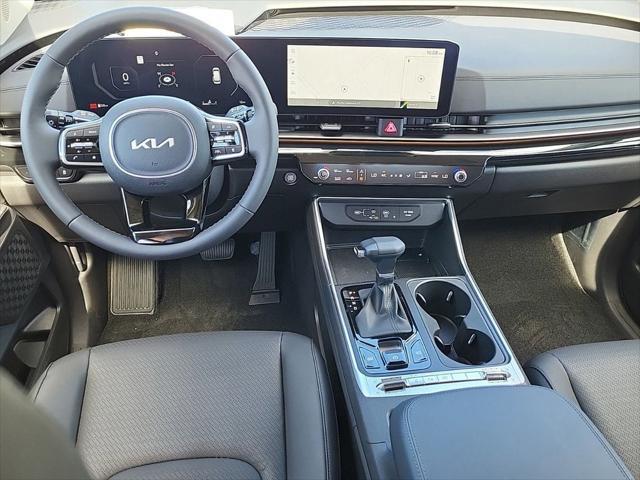 new 2025 Kia Carnival car, priced at $50,273