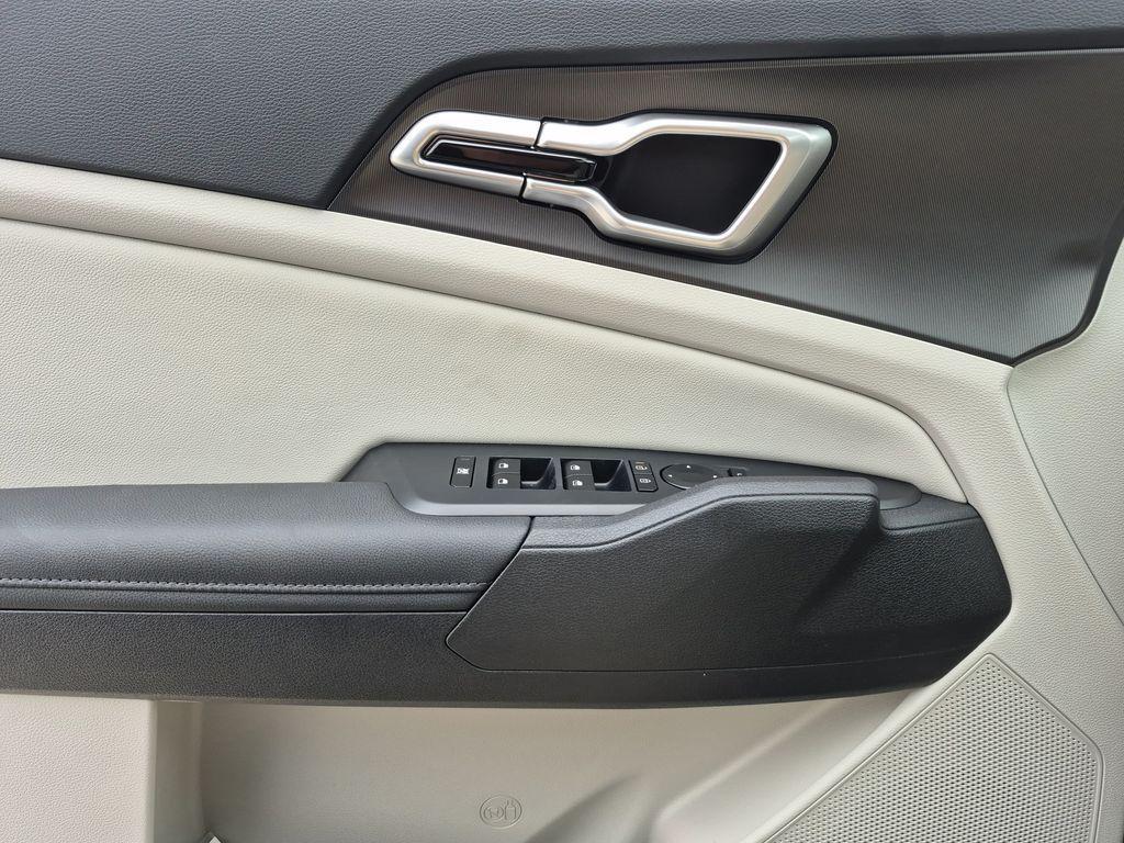 new 2026 Kia Sportage Hybrid car, priced at $36,283