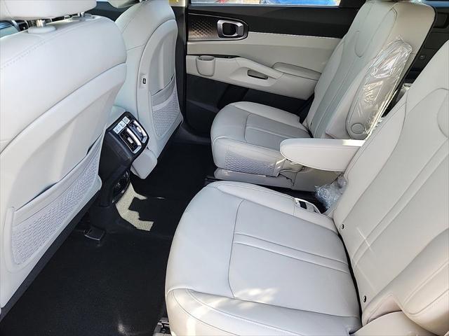 used 2024 Kia Sorento Hybrid car, priced at $37,374