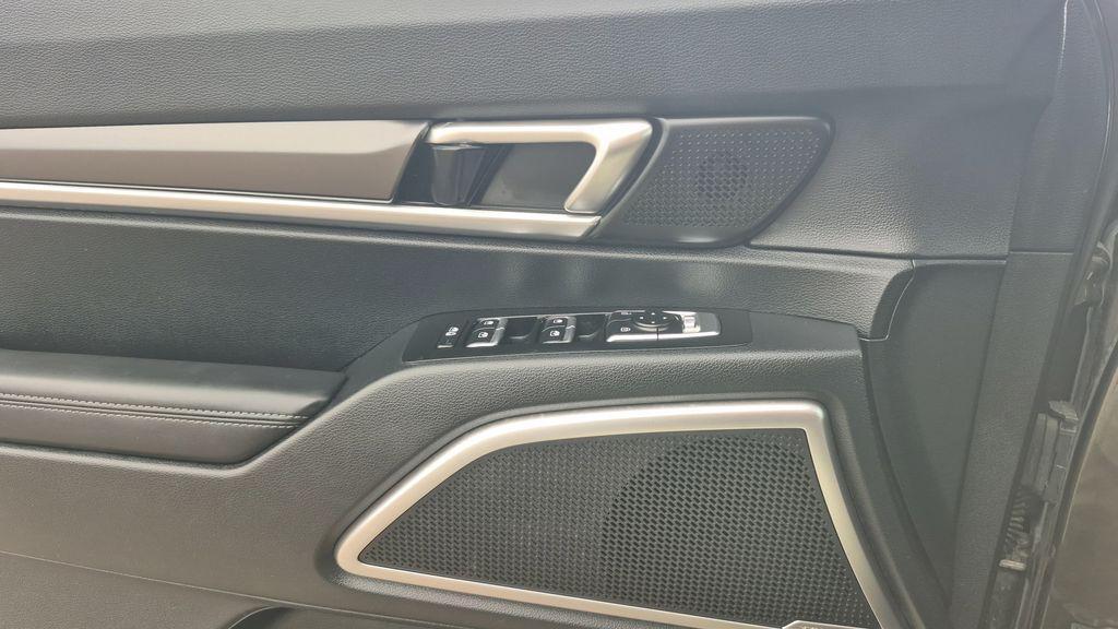 used 2025 Kia Telluride car, priced at $39,000