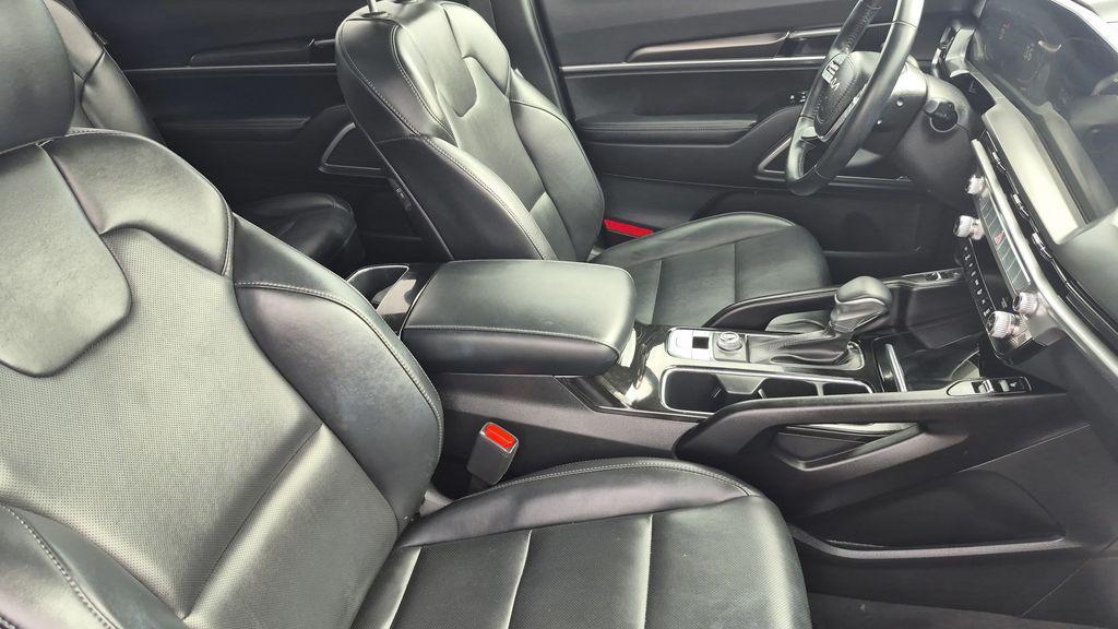 used 2025 Kia Telluride car, priced at $39,000