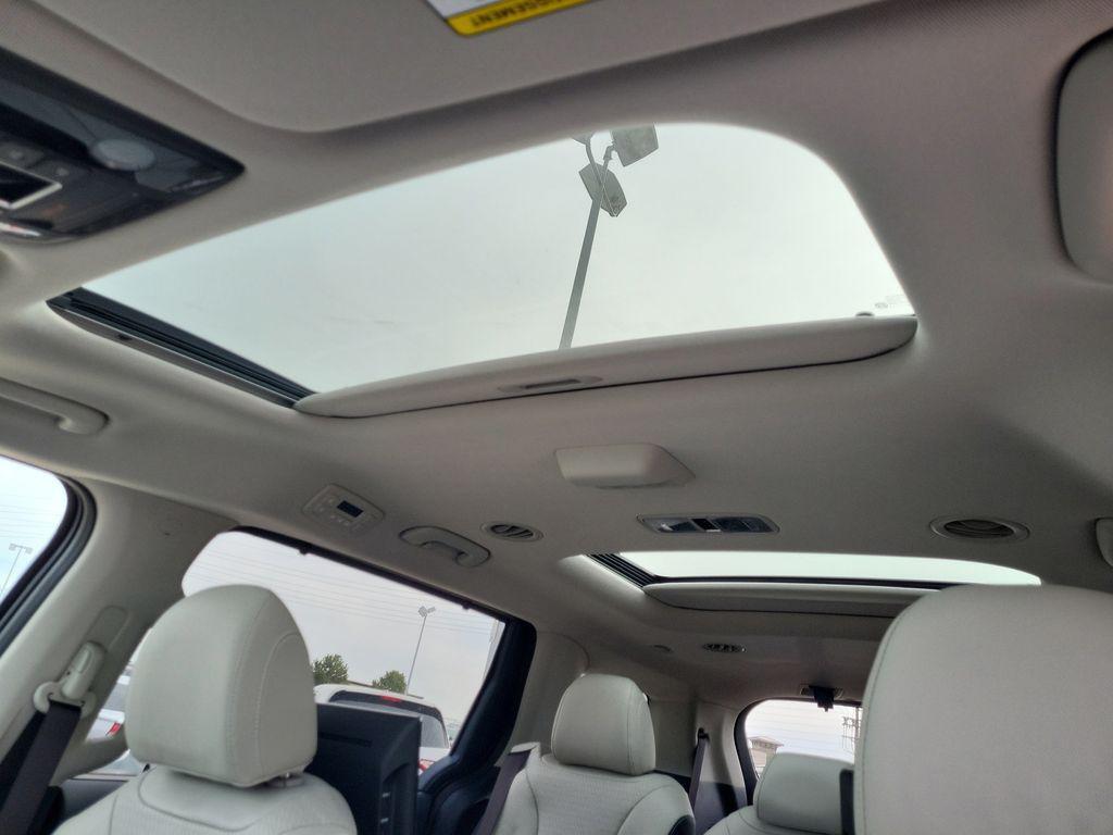 new 2025 Kia Carnival Hybrid car, priced at $51,814