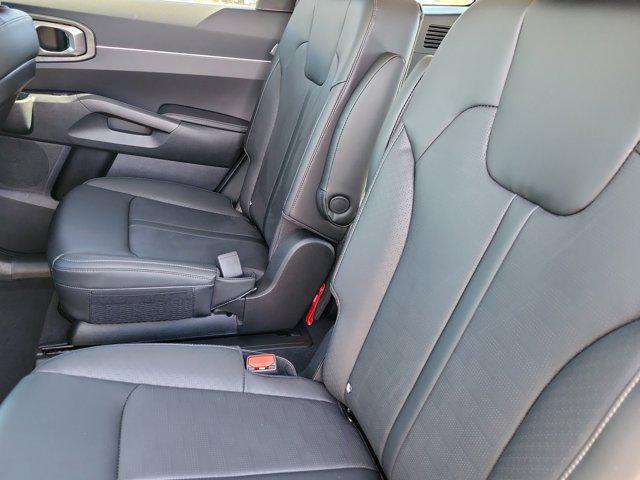 new 2025 Kia Sorento car, priced at $39,048
