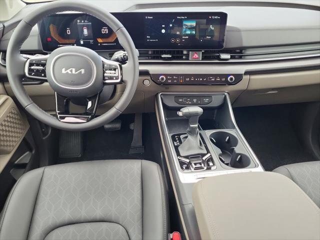 new 2025 Kia Carnival car, priced at $41,363