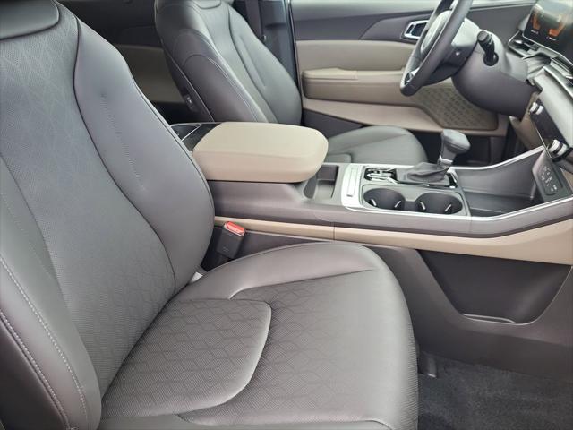 new 2025 Kia Carnival car, priced at $41,363