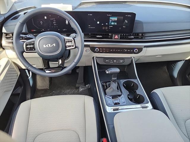 new 2025 Kia Carnival car, priced at $50,273
