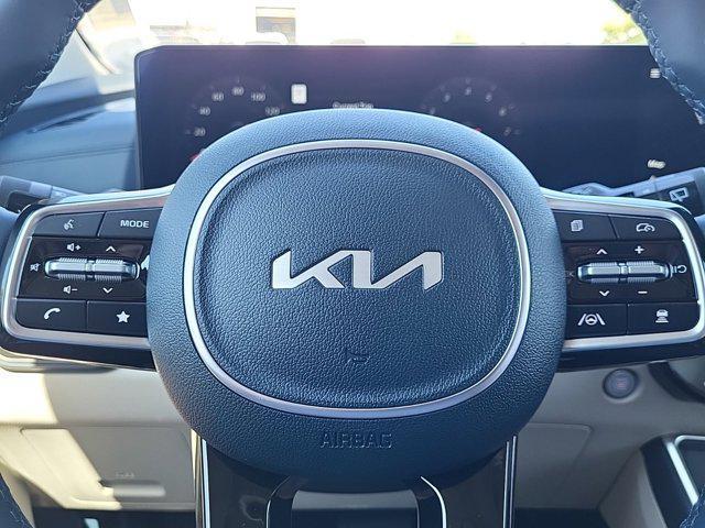 new 2025 Kia Carnival car, priced at $47,096