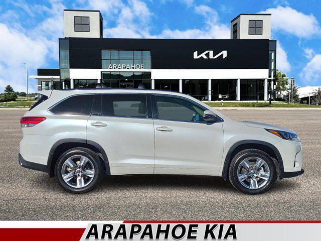 used 2018 Toyota Highlander car, priced at $22,687