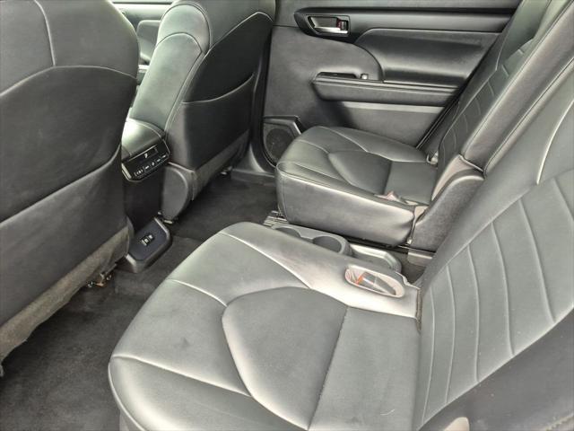 used 2021 Toyota Highlander car, priced at $29,000