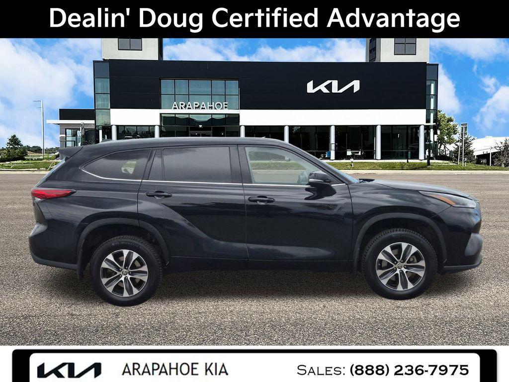 used 2021 Toyota Highlander car, priced at $28,000