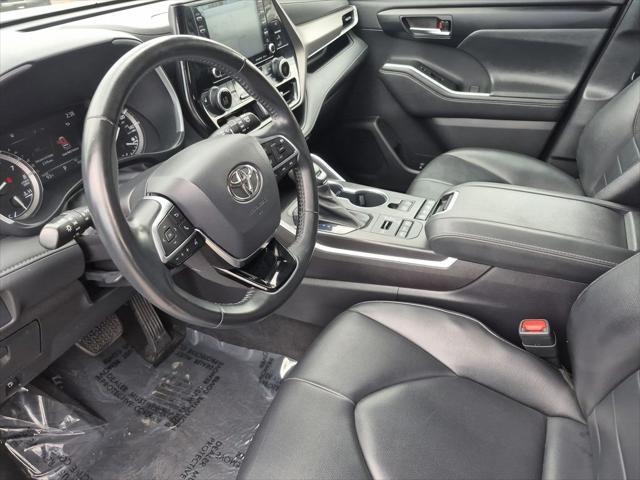 used 2021 Toyota Highlander car, priced at $29,000