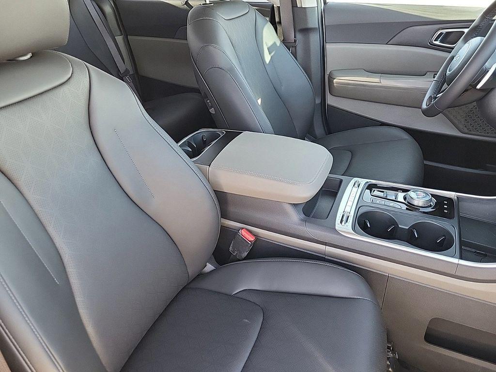 new 2026 Kia Carnival Hybrid car, priced at $49,581