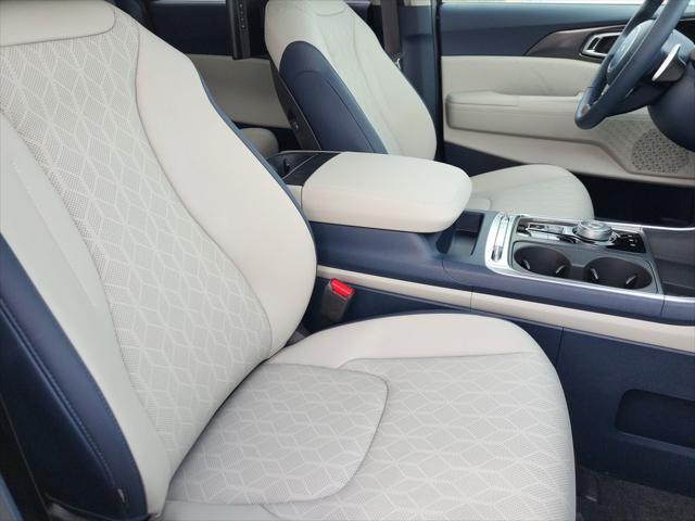 new 2025 Kia Carnival Hybrid car, priced at $50,273