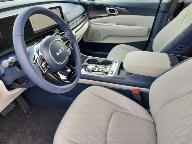 new 2025 Kia Carnival Hybrid car, priced at $50,273