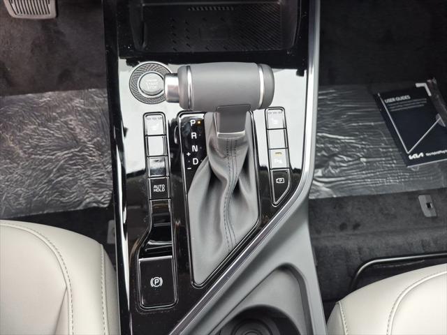 new 2025 Kia Niro car, priced at $30,736