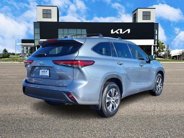 used 2022 Toyota Highlander car, priced at $36,187