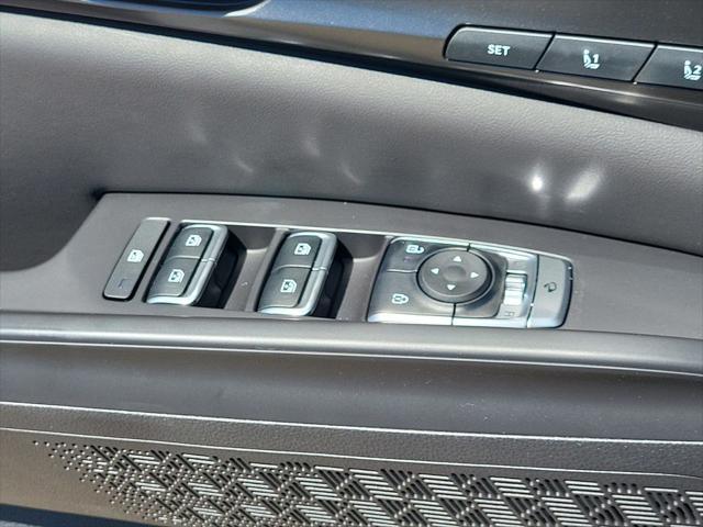 new 2025 Kia Carnival car, priced at $50,273